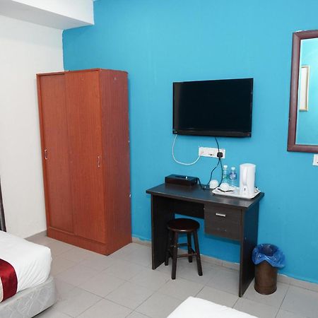 Hotel Shri Putiri ปาเซอร์กูดัง ภายนอก รูปภาพ