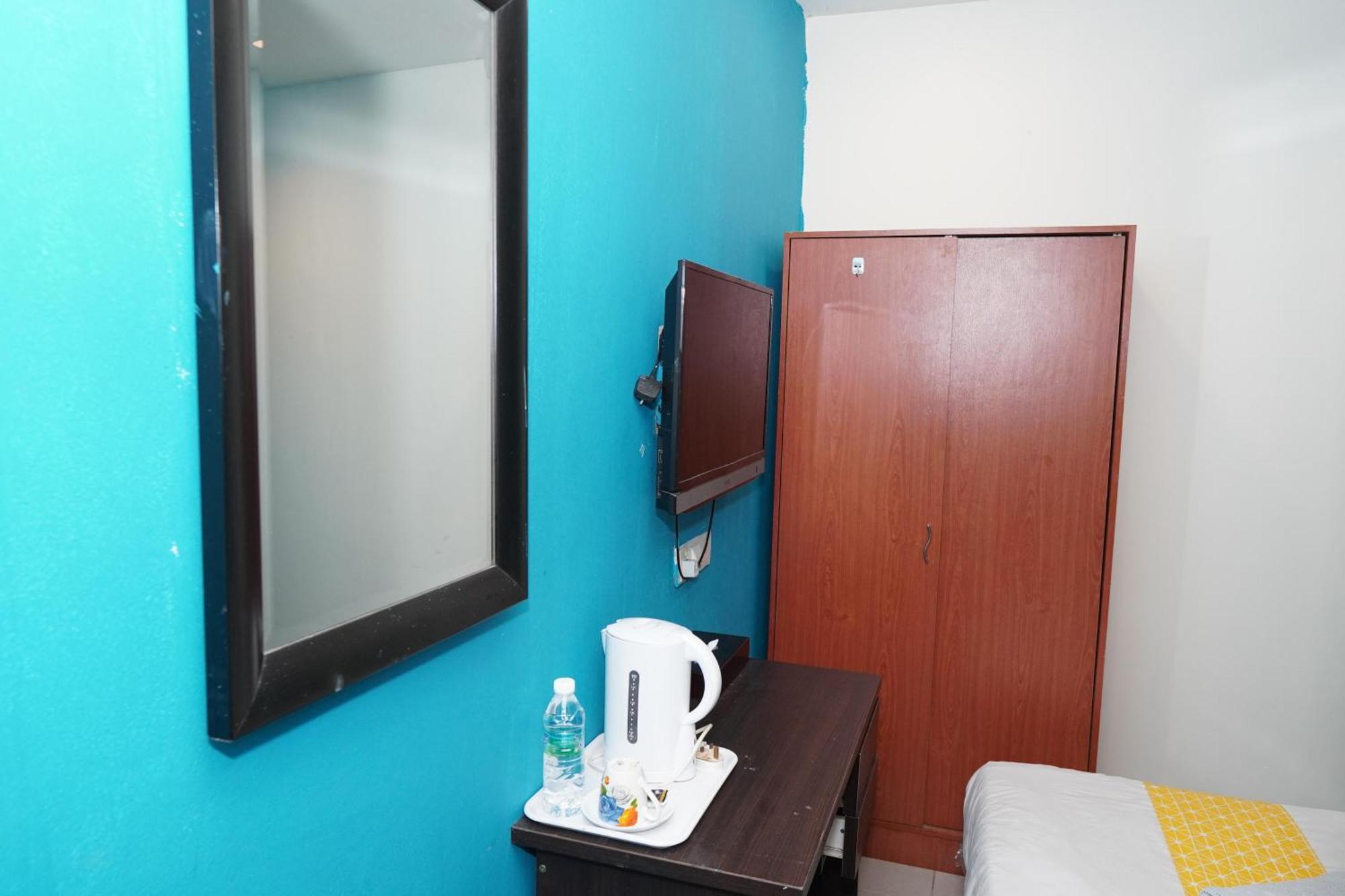 Hotel Shri Putiri ปาเซอร์กูดัง ภายนอก รูปภาพ
