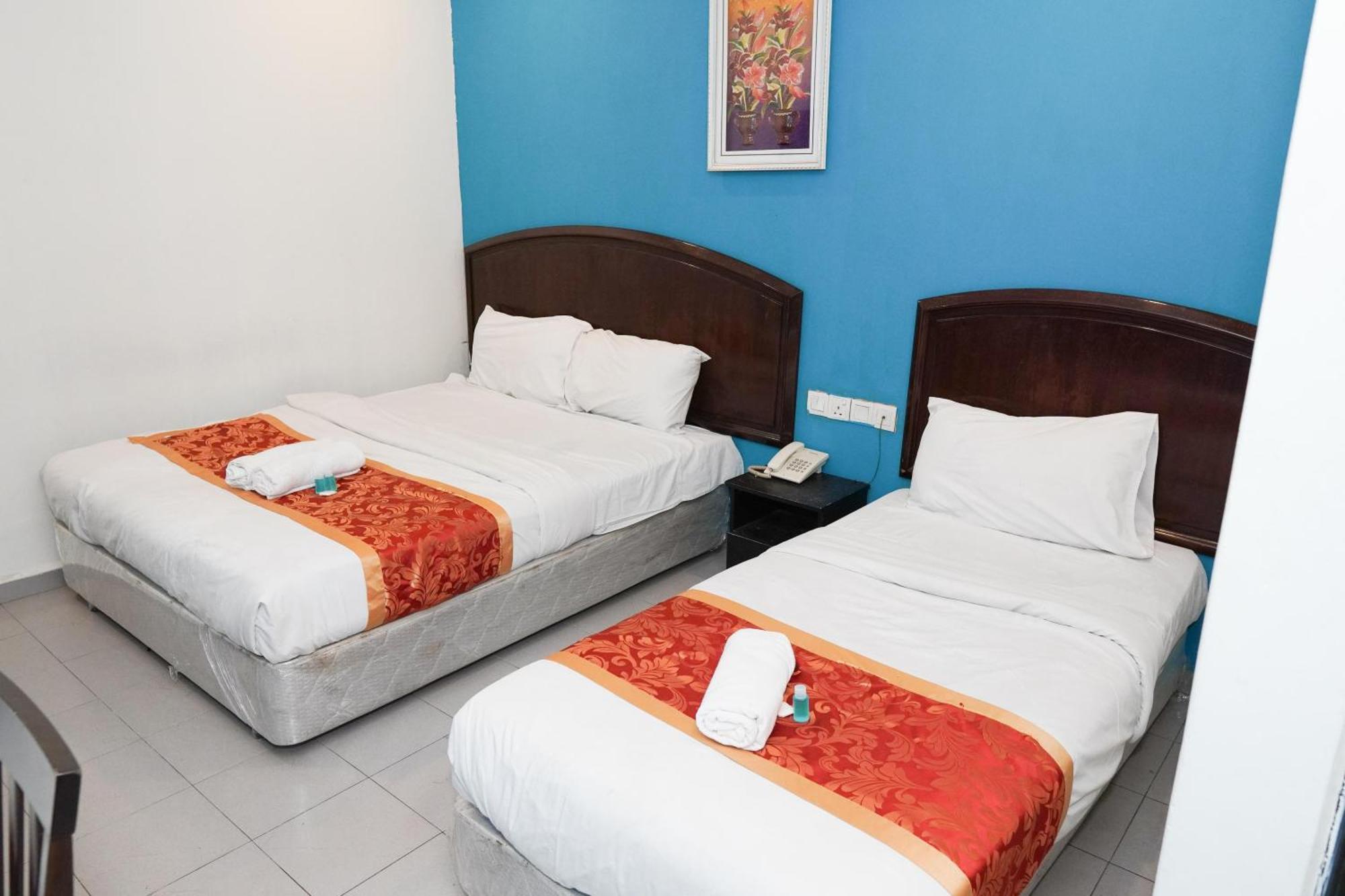Hotel Shri Putiri ปาเซอร์กูดัง ภายนอก รูปภาพ