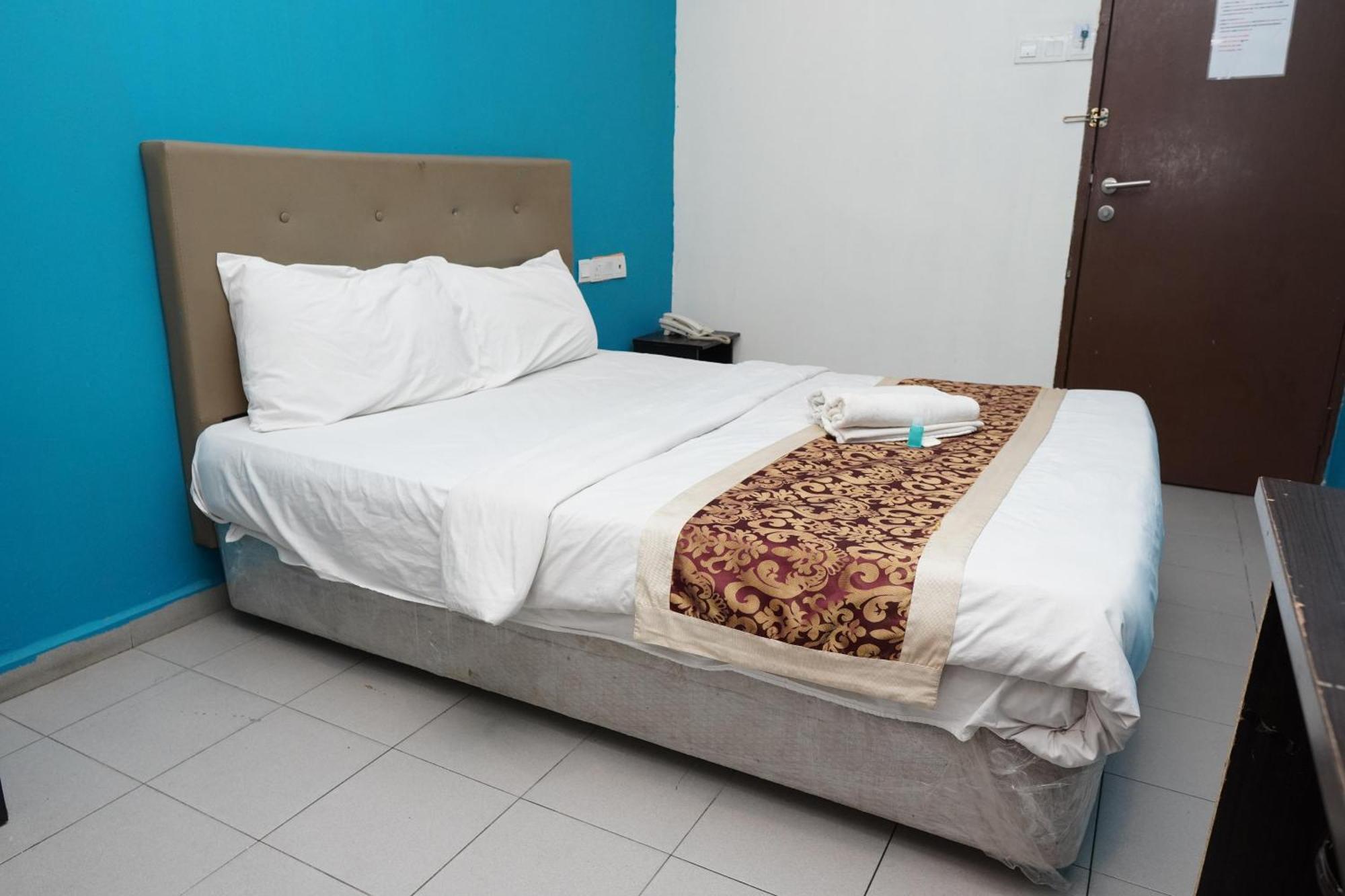 Hotel Shri Putiri ปาเซอร์กูดัง ภายนอก รูปภาพ