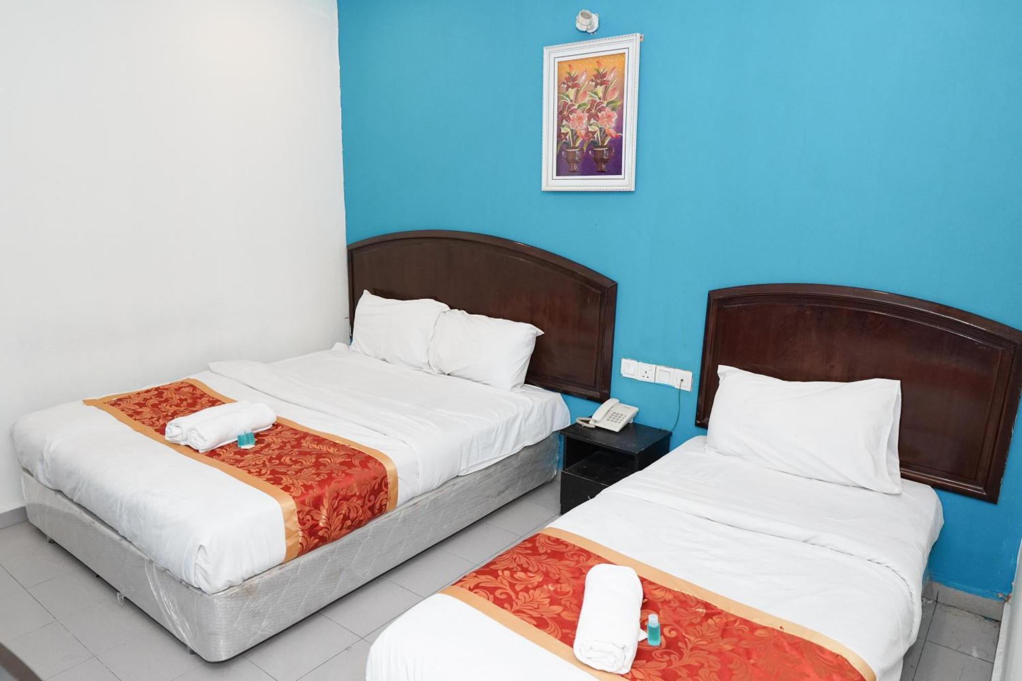 Hotel Shri Putiri ปาเซอร์กูดัง ภายนอก รูปภาพ