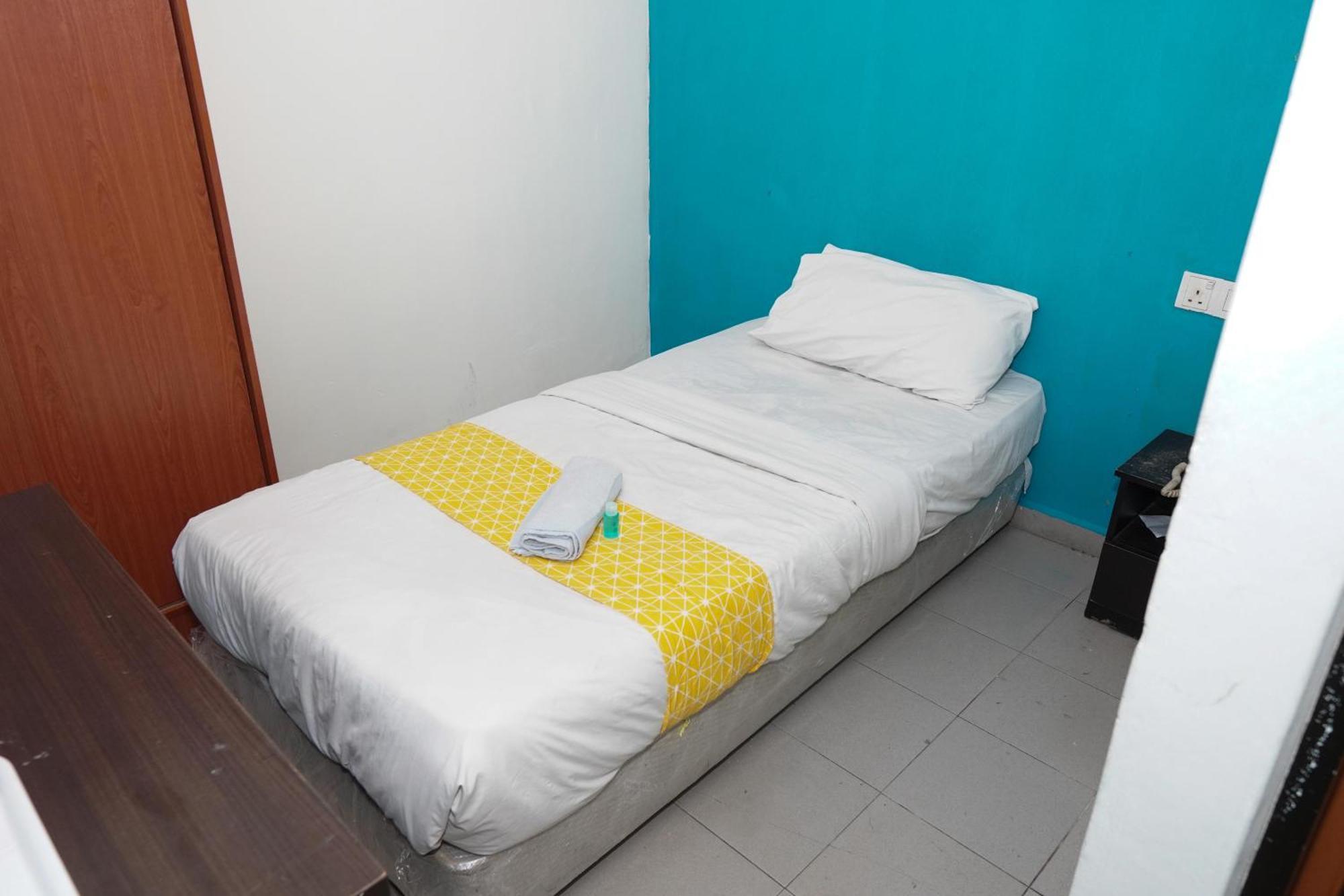 Hotel Shri Putiri ปาเซอร์กูดัง ภายนอก รูปภาพ